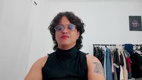 Snapshot of dan_blous chatting on 02-26-26, 03:05 Diane Blosson online show from 02-26-26, 03:05