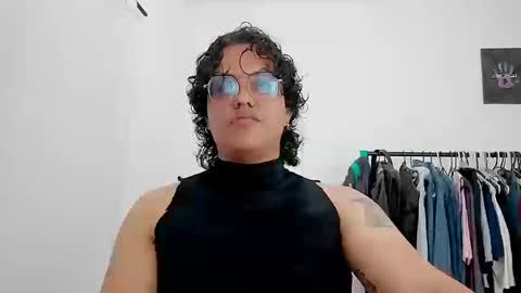 Snapshot of dan_blous chatting on 03-20-26, 01:21 Diane Blosson online show from 03-20-26, 01:21