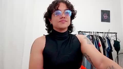 Snapshot of dan_blous chatting on 03-22-26, 12:47 Diane Blosson online show from 03-22-26, 12:47