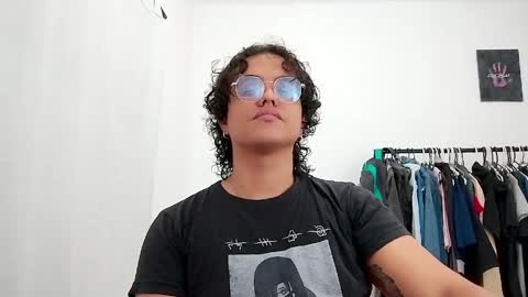 Snapshot of dan_blous chatting on 03-26-26, 09:53 Diane Blosson online show from 03-26-26, 09:53