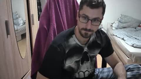 King Dan online show from 10-19-25, 06:41