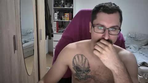 King Dan online show from 10-26-25, 07:42