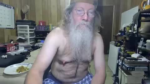 Snapshot of danagm chatting on 12-23-24, 03:23 Dana online show from 12-23-24, 03:23