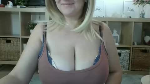 DanaHotMILF online show from 11-14-25, 08:07