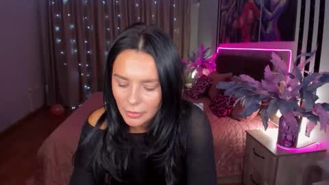 Snapshot of danamiers chatting on 10-22-25, 04:46 DanaMiers online show from 10-22-25, 04:46