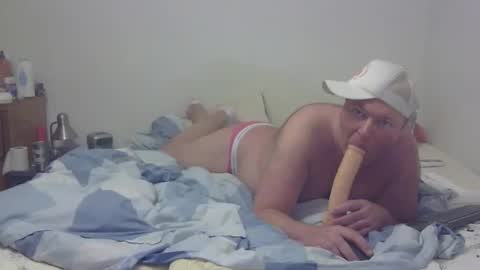 Snapshot of dandyhandys chatting on 10-22-25, 03:23 Andy online show from 10-22-25, 03:23