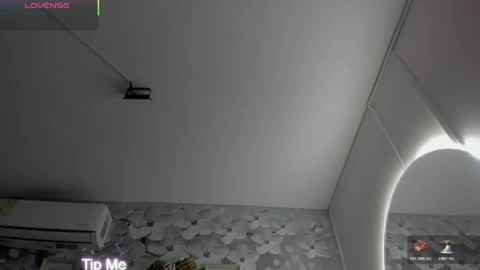 Snapshot of danee_19 chatting on 03-30-26, 11:11 Daniela online show from 03-30-26, 11:11