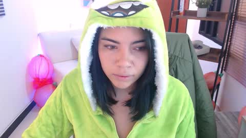 Veronica online show from 11-15-25, 11:07