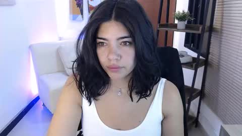 Veronica online show from 12-15-25, 11:14