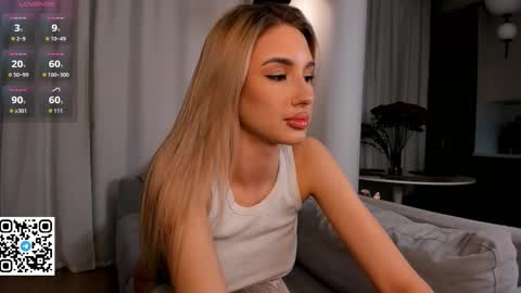 Snapshot of danger_bella chatting on 03-13-26, 08:37 Bella online show from 03-13-26, 08:37