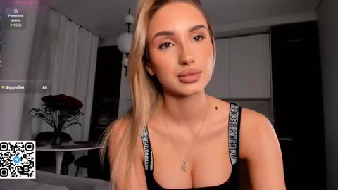 Snapshot of danger_bella chatting on 03-17-26, 08:56 Bella online show from 03-17-26, 08:56