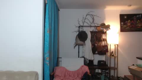 Snapshot of dani_brown19 chatting on 06-22-26, 05:15 dani_brown19 online show from 06-22-26, 05:15