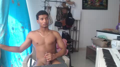 Snapshot of dani_brown19 chatting on 06-27-26, 01:50 dani_brown19 online show from 06-27-26, 01:50