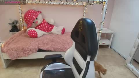 Dani online show from 02-17-25, 05:10