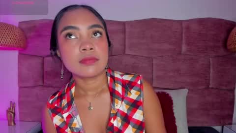 Snapshot of dani_velvet chatting on 06-07-26, 01:54 online show from 06-07-26, 01:54