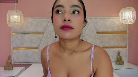 Snapshot of dani_velvet chatting on 06-19-26, 02:38 online show from 06-19-26, 02:38