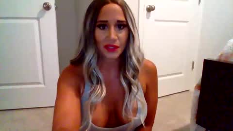 Snapshot of danibrass1 chatting on 04-28-26, 01:05 DaniBrass1 online show from 04-28-26, 01:05