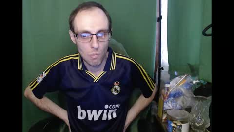 Snapshot of daniel9121 chatting on 02-16-26, 11:28 Daniel9121 online show from 02-16-26, 11:28