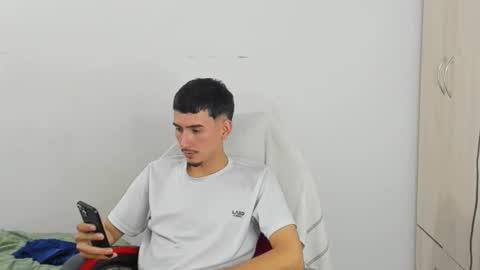 Snapshot of daniel_443 chatting on 11-30-25, 04:11 DANIEL online show from 11-30-25, 04:11