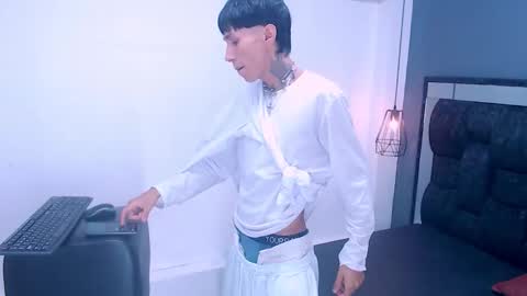 Daniel Delux  online show from 10-21-25, 04:13