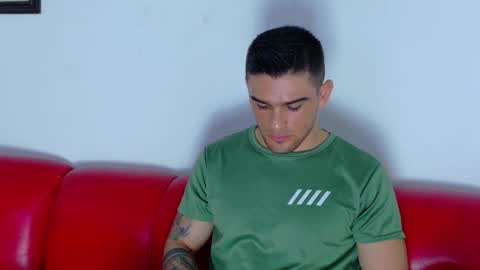 Snapshot of daniel_ova chatting on 02-16-26, 05:31 Sexy Dani online show from 02-16-26, 05:31