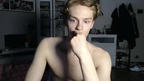 Snapshot of daniel_yumm chatting on 05-10-26, 11:48 Daniel online show from 05-10-26, 11:48