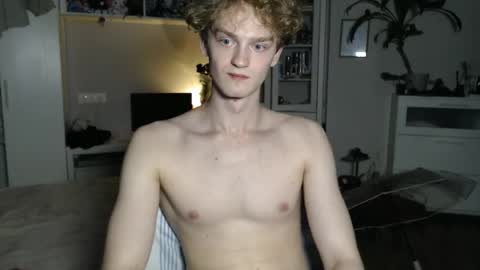 Snapshot of daniel_yumm chatting on 05-16-26, 05:23 Daniel online show from 05-16-26, 05:23