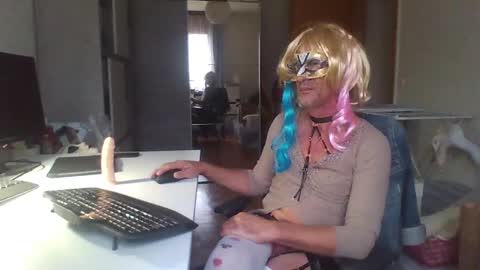 Snapshot of daniela69i chatting on 12-19-24, 02:46 newcumer online show from 12-19-24, 02:46