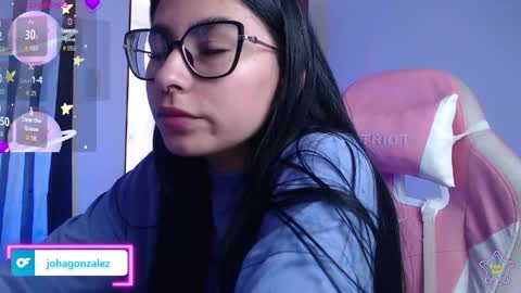Snapshot of daniela_cute22 chatting on 04-21-26, 02:56 DANIELA online show from 04-21-26, 02:56