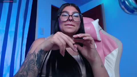 Snapshot of daniela_cute22 chatting on 05-25-26, 03:01 DANIELA online show from 05-25-26, 03:01