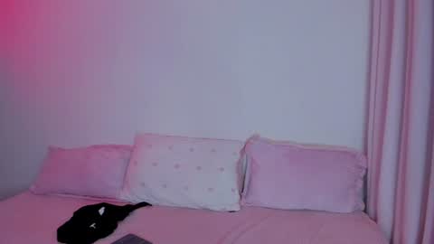 Snapshot of daniela_days chatting on 07-25-26, 06:00 Dani online show from 07-25-26, 06:00