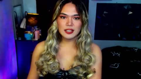 Elodie online show from 10-01-25, 05:13