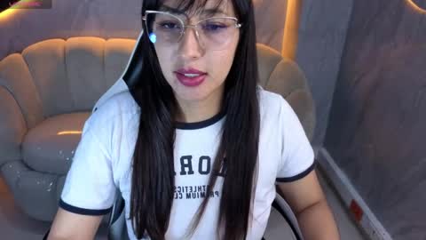 Live 1430- 2100 COLOMBIAN HOUR online show from 04-23-26, 02:46