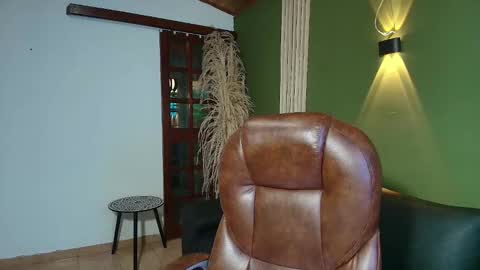 danielamonroe online show from 10-20-25, 08:42