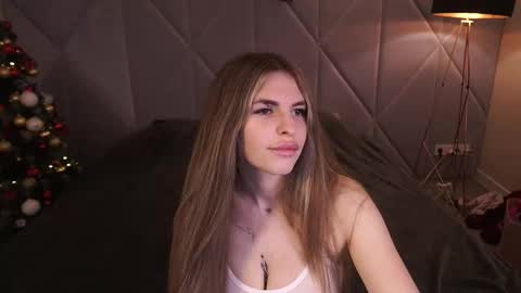 Snapshot of danielareign chatting on 01-11-26, 01:49 danielareign online show from 01-11-26, 01:49