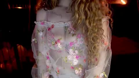 Snapshot of danielareign chatting on 02-13-26, 08:21 danielareign online show from 02-13-26, 08:21