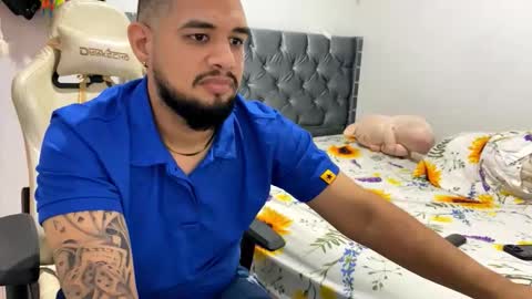 Snapshot of danielaw777 chatting on 10-15-25, 02:44 danielaw777 online show from 10-15-25, 02:44