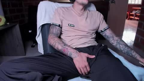 Daniele Bunny online show from 10-17-25, 07:38