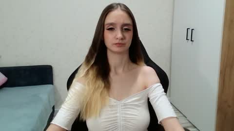 Snapshot of daniella_martin chatting on 12-04-24, 12:30 Daniella Martin online show from 12-04-24, 12:30