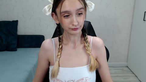 Snapshot of daniella_martin chatting on 12-14-24, 11:34 Daniella Martin online show from 12-14-24, 11:34