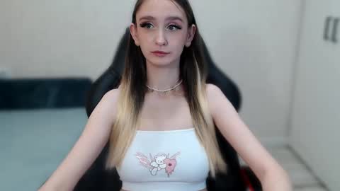 Snapshot of daniella_martin chatting on 02-06-25, 10:15 Daniella Martin online show from 02-06-25, 10:15