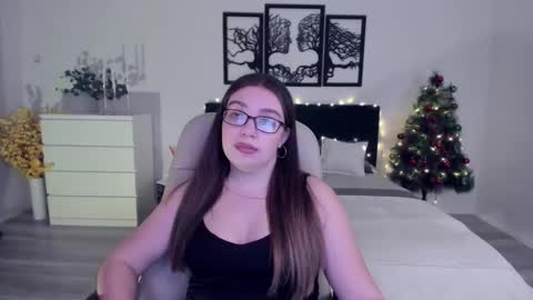 Snapshot of daniellasweet20 chatting on 12-10-24, 03:55 Daniella online show from 12-10-24, 03:55
