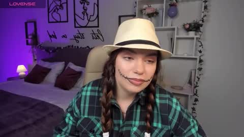 Snapshot of daniellasweet20 chatting on 10-22-25, 12:05 Daniella online show from 10-22-25, 12:05