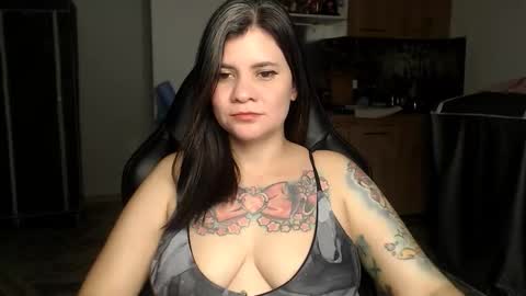 daniellerain online show from 02-04-26, 11:42