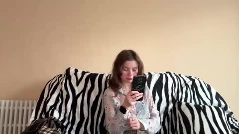 Mia online show from 11-26-25, 07:31