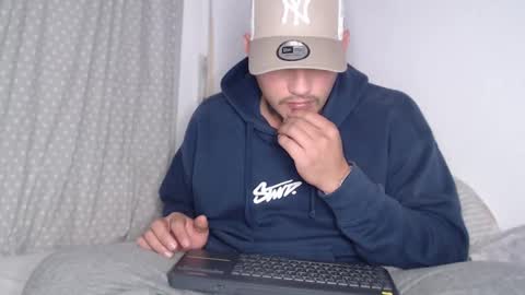 Snapshot of danielmilan chatting on 01-22-25, 07:56 THE BIG BOSS online show from 01-22-25, 07:56