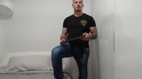 Snapshot of danielmilan chatting on 02-28-25, 03:04 THE BIG BOSS online show from 02-28-25, 03:04