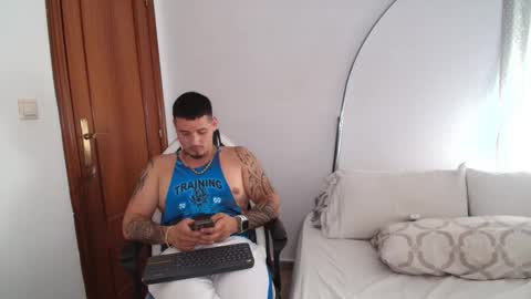 Snapshot of danielmilan chatting on 09-15-25, 01:44 THE BIG BOSS online show from 09-15-25, 01:44
