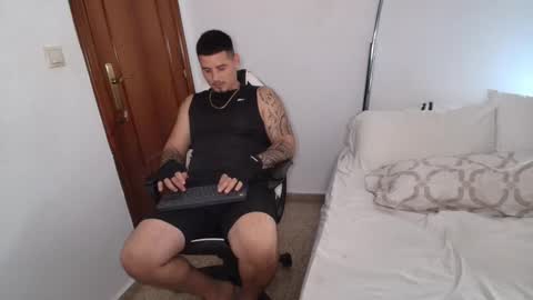 Snapshot of danielmilan chatting on 09-16-25, 09:43 THE BIG BOSS online show from 09-16-25, 09:43