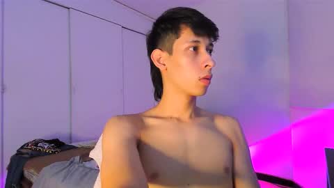 Snapshot of danielsex_1 chatting on 01-06-26, 06:28 Daniel online show from 01-06-26, 06:28